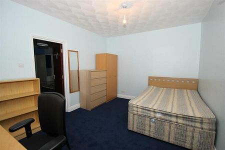 8 bedroom terraced house to rent - Photo 4