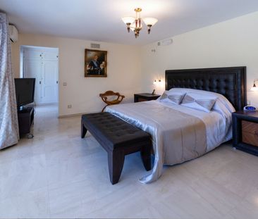 Detached Villa in Sierra Blanca - Photo 1