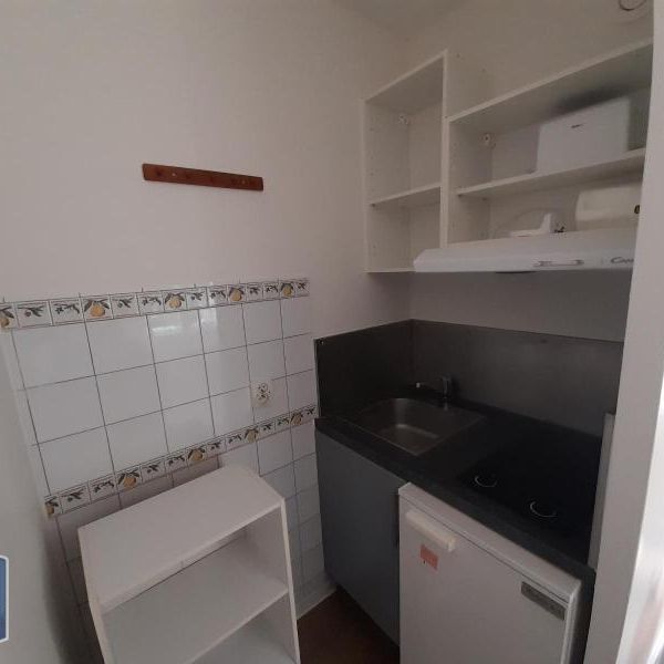 Location Appartement 1 pièce 24m² POITIERS 86000 - Photo 1