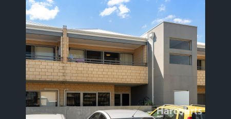 CENTRAL MANDURAH LIVING - Photo 5