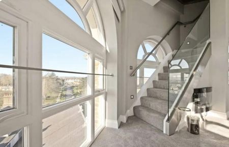 3 bedroom apartment to rent - Photo 4