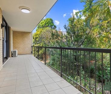 5/15 Junction Road, Clayfield, Qld 4011 - Photo 2