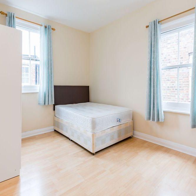 2 bedroom flat to rent - Photo 1