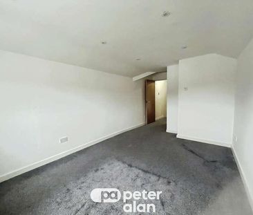 Maesteg, CF34 - Photo 3