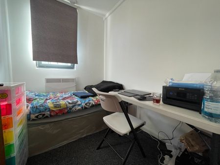 2 Bed Flat, Mede House, SO15 - Photo 2