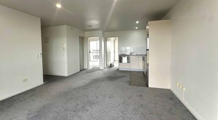 Modern Apartment in the Heart of Flat Bush - Photo 5