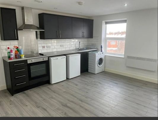 Studio Flat, Prescot Road, L13 - Photo 1