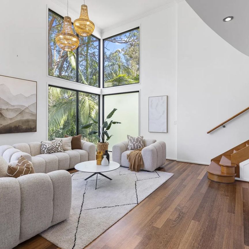 ELEVATED GOLF COURSE RESIDENCE WITH EXPANSIVE ENTERTAINING! - Photo 1