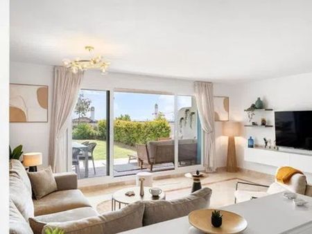 Alquiler de piso en Calle Algarrobo - Photo 5