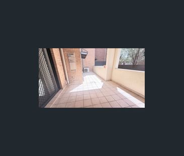 Centrally Located 2 Bedroom, 2 Bathroom Apartment- - Photo 6