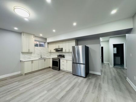 For Lease - 39 Sugarbush Square Unit# Bsmt, Toronto, Ontario - Photo 4