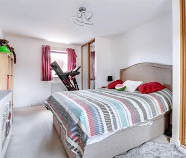 3 Bedroom House to let - Photo 4