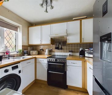 2 bedroom terraced house to rent - Photo 4