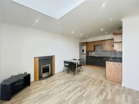 2 bedroom apartment to rent - Photo 2