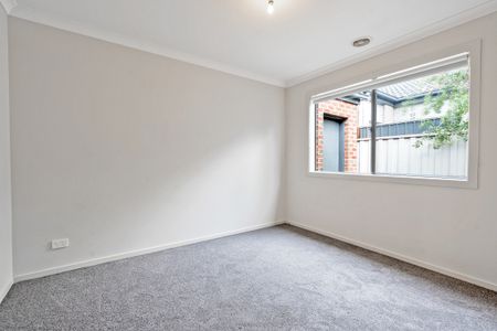 10 Isabel Street, Pakenham VIC 3810 - House For Rent | Domain - Photo 4