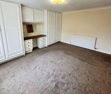 High Street - Photo 6