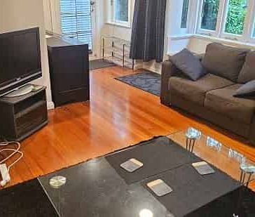 Furnished, renovated apartment - Photo 2