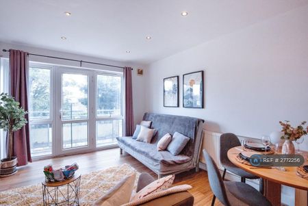 2 bedroom flat to rent - Photo 4