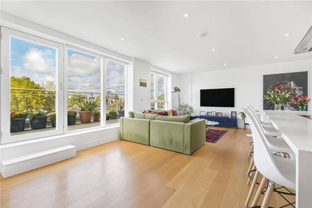 An impressive three-bedroom penthouse, featuring a concierge, on-site gym, and beautifully landscaped communal gardens, available to rent in Lichfield House, NW6. - Photo 4