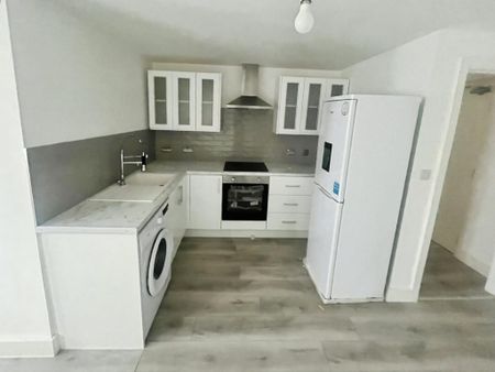 2 bedroom apartment to rent - Photo 2