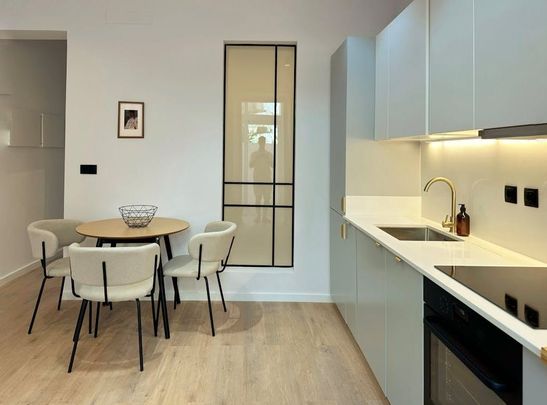 Rua Castelo Branco Saraiva, Lisbon, Lisbon 1170 - Photo 1