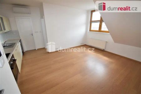 Pronájem 2+kk, 41m P4-Krč, ul. Na Dvorcích, po kompletní rekonstrukci, klimatizace - Fotografie 5
