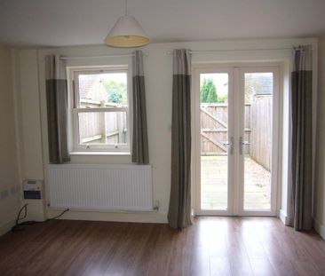 3 bedroom end of terrace house to rent - Photo 1