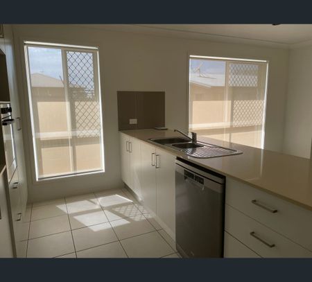 2/14 Hinze Circuit, Rural View, Qld 4740 - Photo 4