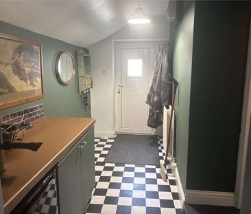 A delightful semi-detached country cottage offering three bedrooms,... - Photo 5