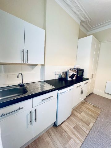 Room in a Shared House, Denbigh St, SW1V - Photo 2