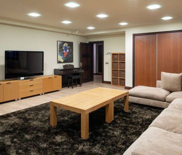 Luxury Villa for rent in Marbella, Spain - Photo 3