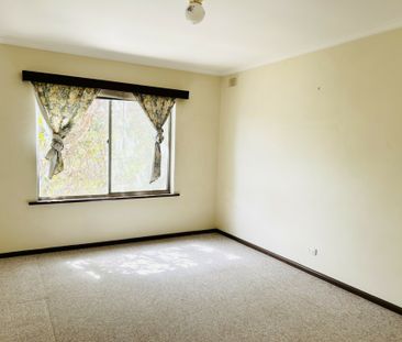 Charming 2-Bedroom Unit with Classic Appeal - Photo 1