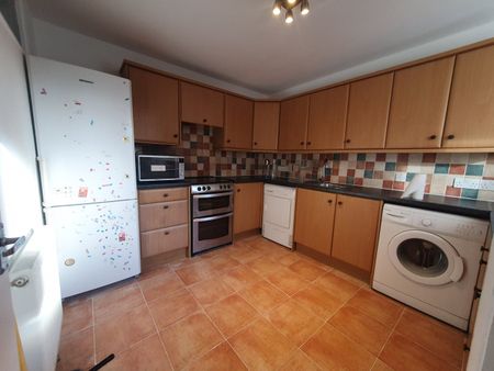 2 Bed Flat, Downhurst Court, NW4 - Photo 5