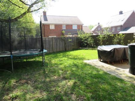 Leafield Close - Photo 3