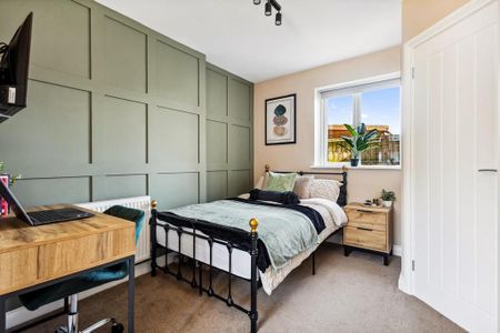 1 bedroom in a house share to rent - Photo 4