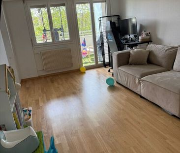 Beautiful 3.5 Room Apartment with Balcony & Parking in Nyon - Photo 1