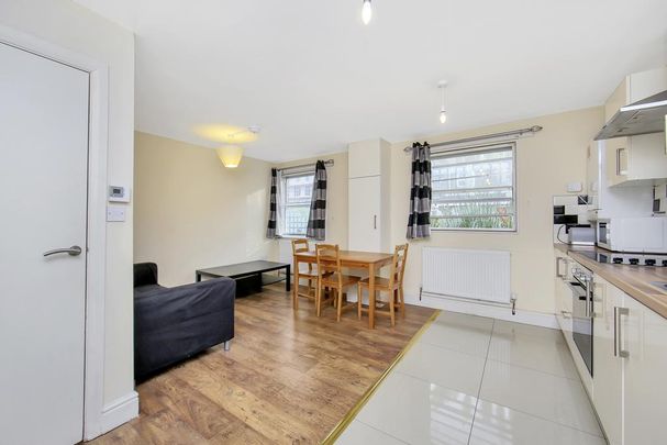4 bedroom terraced house to rent - Photo 1