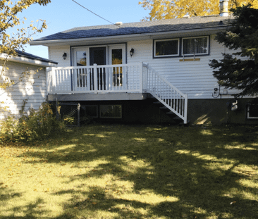 Garage! Fully fence yard! Lots of space! - Photo 4