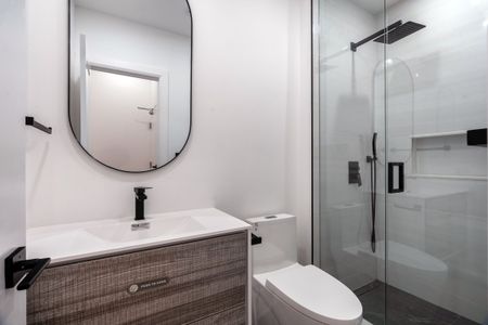 For Lease - 2555 Dundas Street Unit# Main Floor, Toronto, Ontario - Photo 2