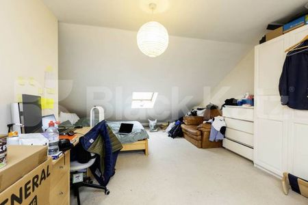 4 bedroom house located a short walk to Stoke Newington Station - Photo 3