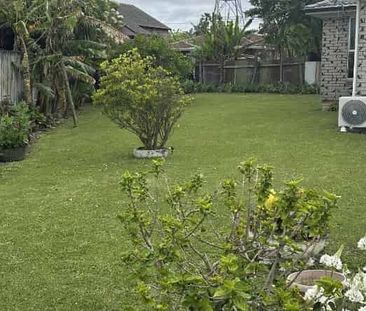 Large family home in Otara - Photo 2