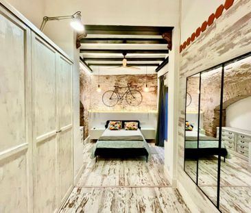 Unique and Bright 1-Bedroom Apartment in El Born with Private Terrace - Photo 2