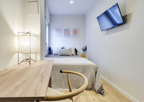 Avinguda de les Drassanes, Barcelona, Catalonia 08001