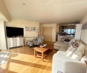 2 bedroom penthouse to rent - Photo 2