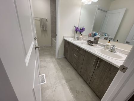 For Lease - 78 Conboy Drive, Erin, Ontario - Photo 2