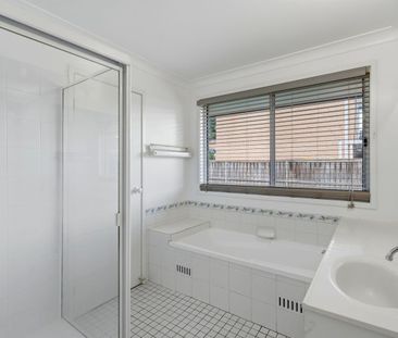 Light & Bright Family Home - Photo 5