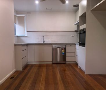 1320 Toorak Rd, Camberwell - Photo 3