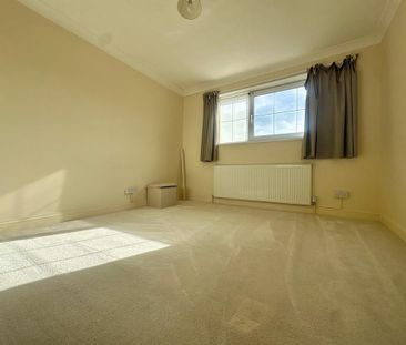 3 bedroom end of terrace house to rent - Photo 4