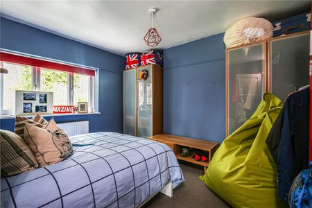 4 bedroom semi-detached house to rent - Photo 4