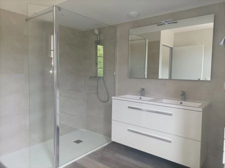 Location Appartement 4 pièces 145m² NARBONNE 11100 - Photo 5